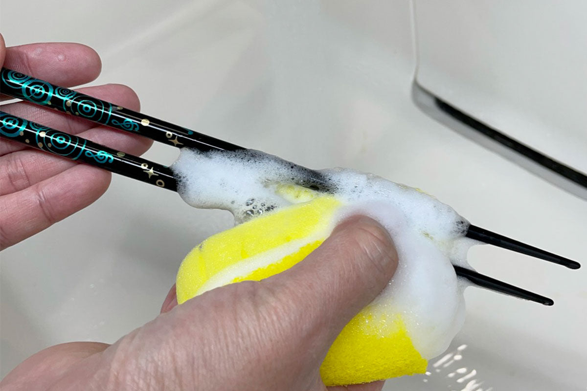 蒔絵おはしの洗い方