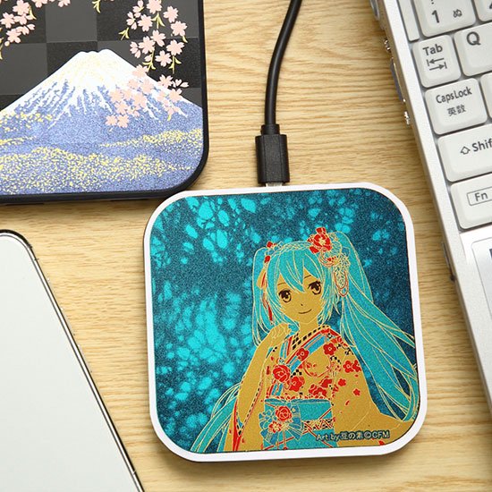 蒔絵ワイヤレス充電器　初音ミク　紙箱入り